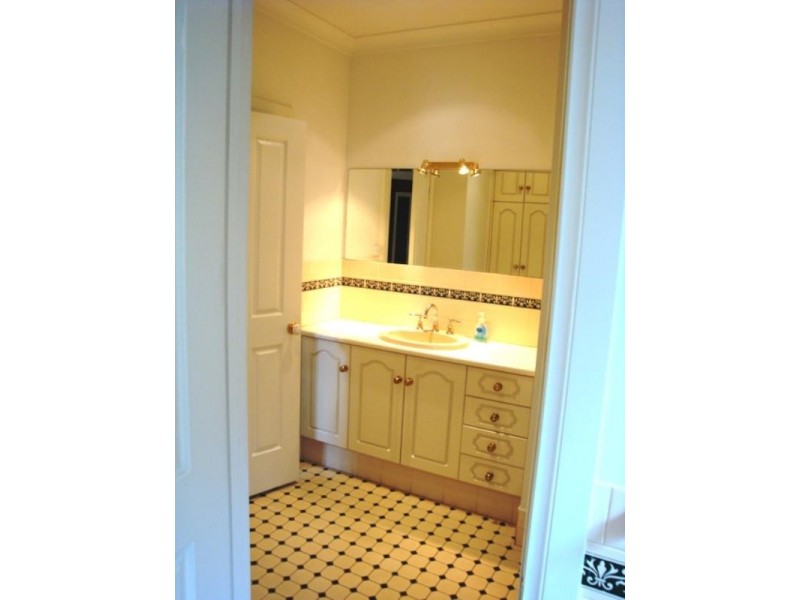 2 Eleventh Avenue, St Peters SA 5069