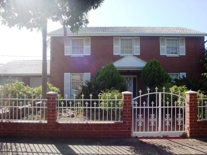 65 Tenth Avenue, St Peters SA 5069