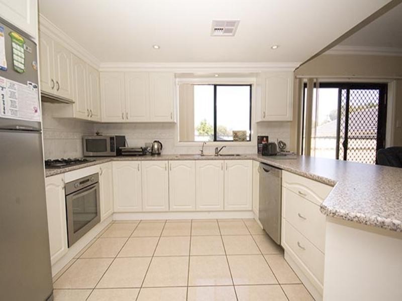12 Maidos Grove, Valley View SA 5093