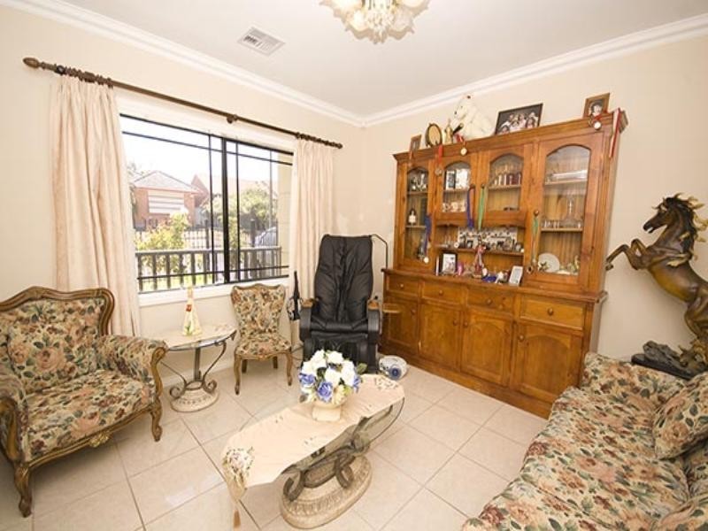 12 Maidos Grove, Valley View SA 5093