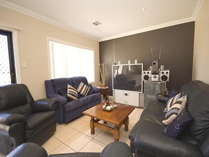 12 Maidos Grove, Valley View SA 5093