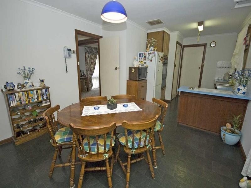 28 Harrow Road, Para Hills West SA 5096