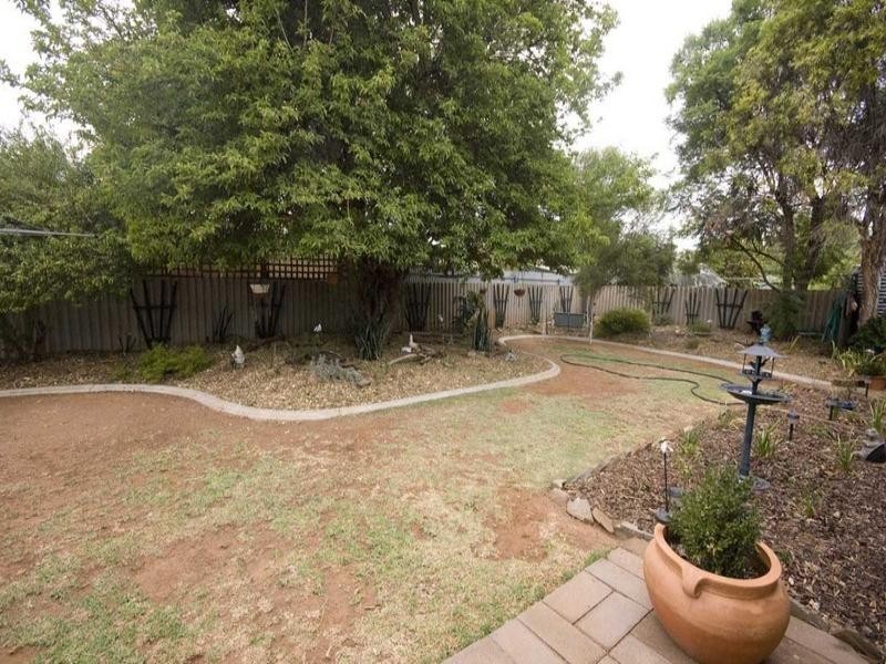 28 Harrow Road, Para Hills West SA 5096