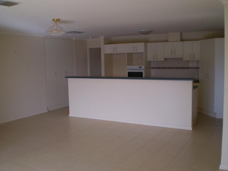 18 River Walk, Walkley Heights SA 5098