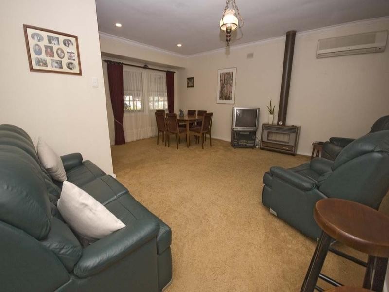 1 Summit Street, Surrey Downs SA 5126