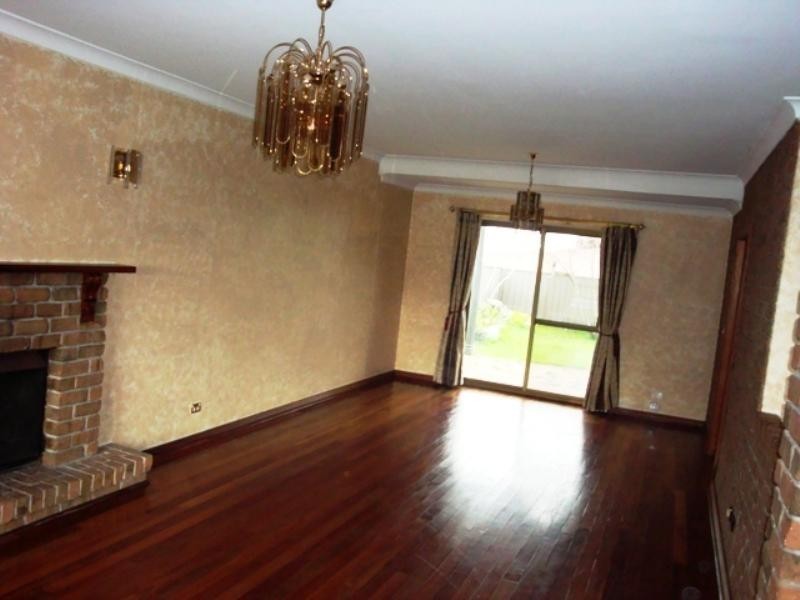 15 Lepena Crescent, Hallett Cove SA 5158