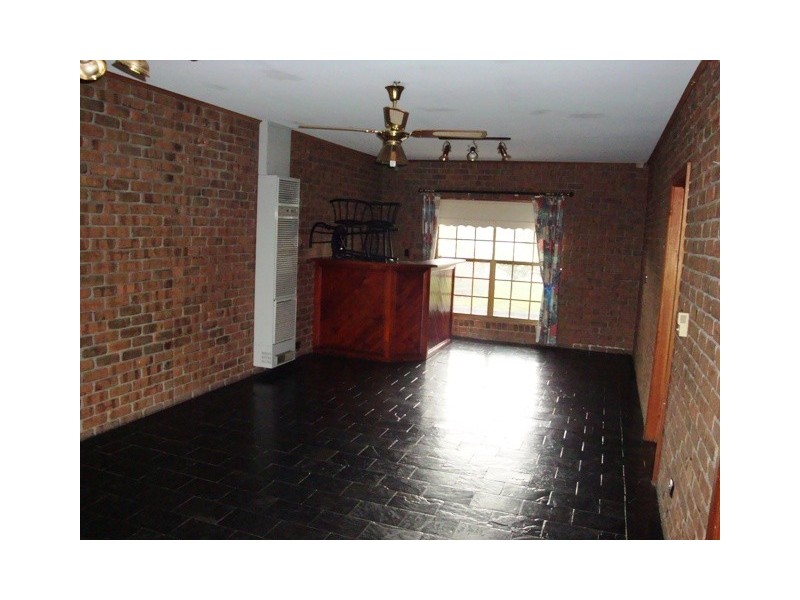 15 Lepena Crescent, Hallett Cove SA 5158