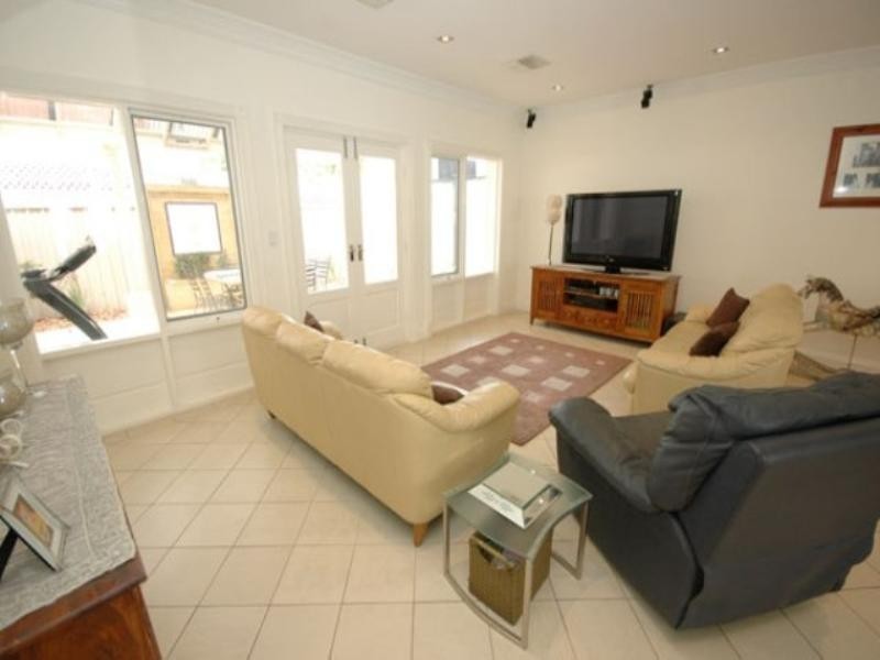 10 York Avenue East, Fulham Gardens SA 5024