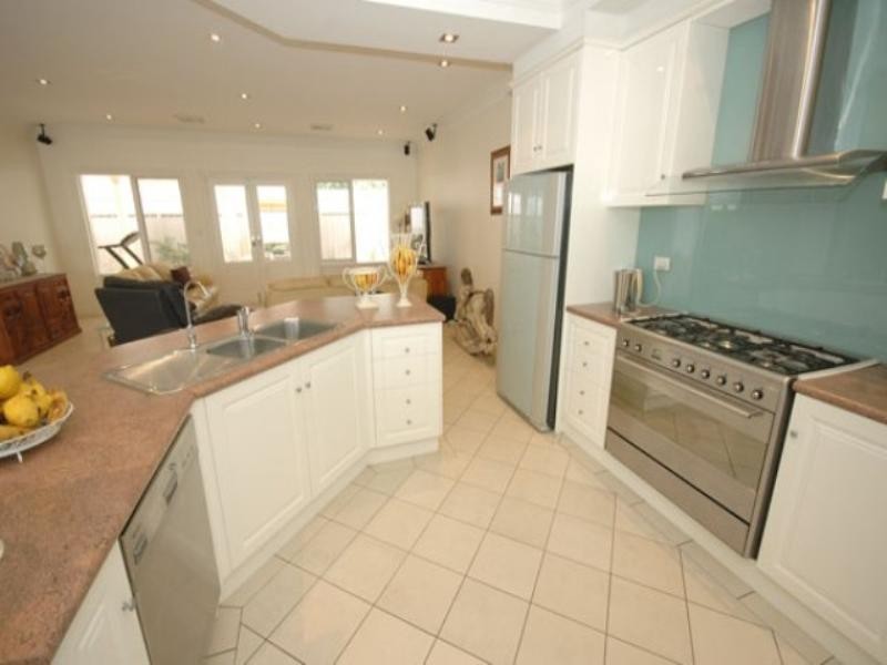 10 York Avenue East, Fulham Gardens SA 5024