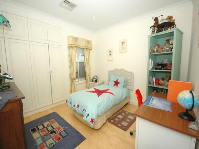 10 York Avenue East, Fulham Gardens SA 5024