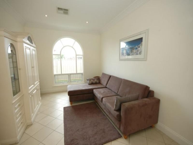 10 York Avenue East, Fulham Gardens SA 5024