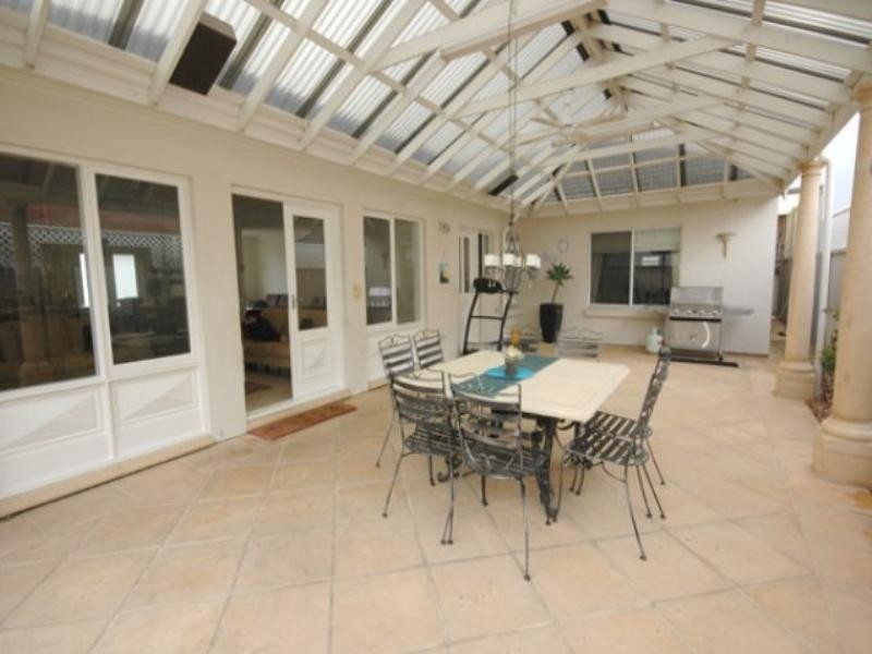 10 York Avenue East, Fulham Gardens SA 5024