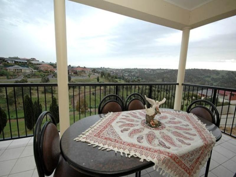 31 Reordan Drive, Greenwith SA 5125