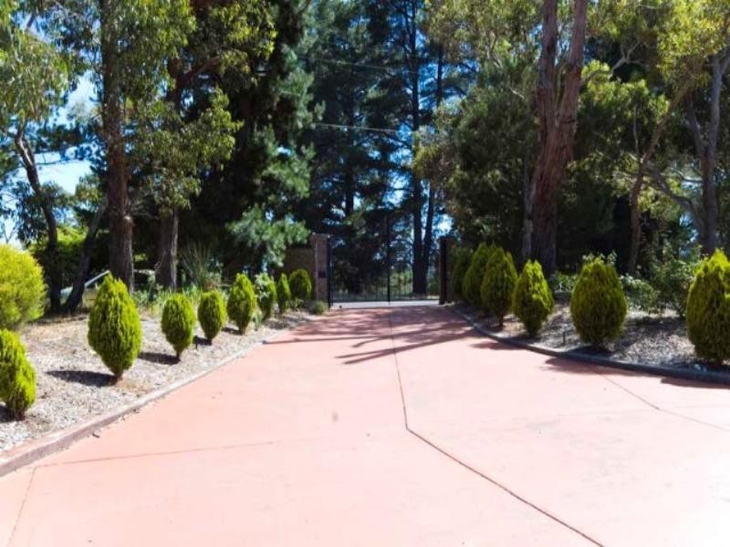 16 Hilltop Drive, Upper Sturt SA 5156