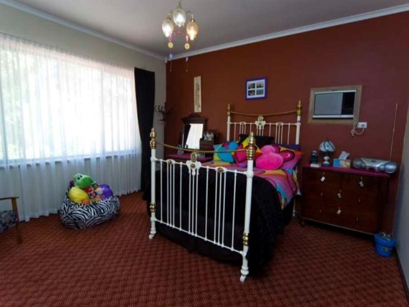 16 Hilltop Drive, Upper Sturt SA 5156