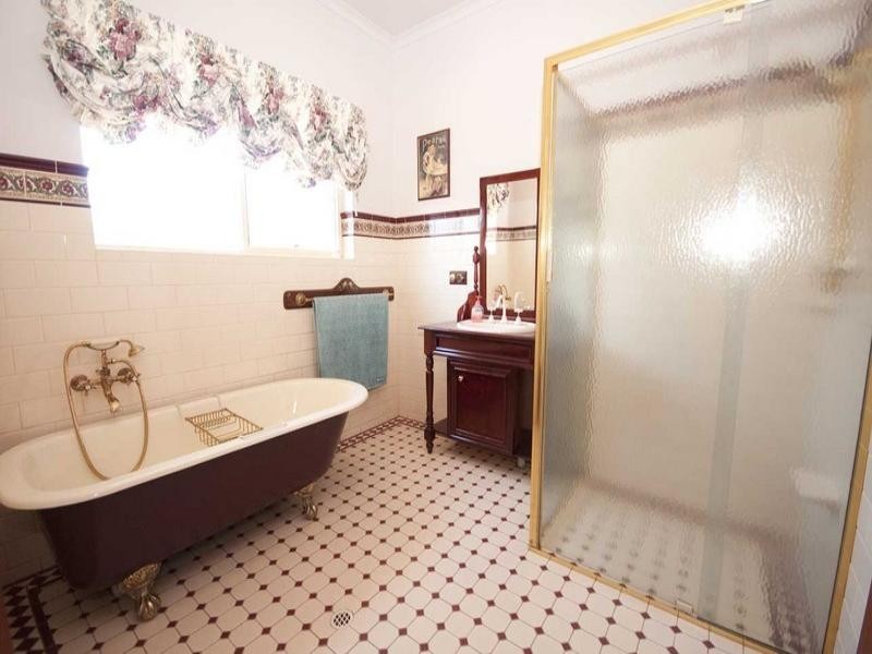 2 Wychwood Court, Findon SA 5023