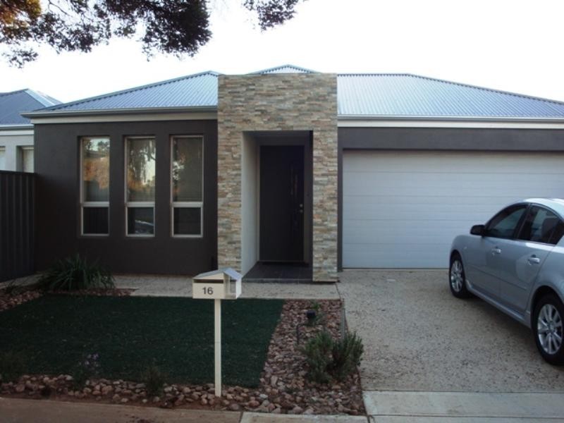 16 Drummond Avenue, Findon SA 5023