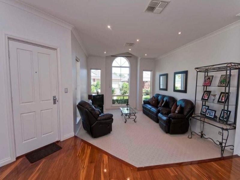 7 Ridgefield Avenue, Paradise SA 5075