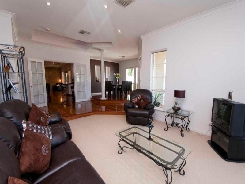 7 Ridgefield Avenue, Paradise SA 5075