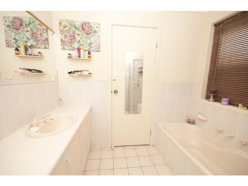 1 Landseer Place, Hillbank SA 5112