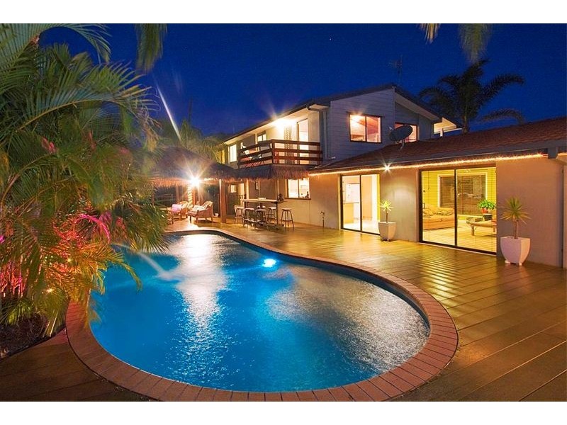 35 Mainsail Street, Currumbin Waters QLD 4223