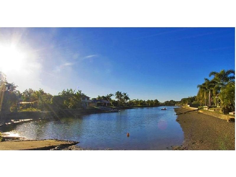 35 Mainsail Street, Currumbin Waters QLD 4223