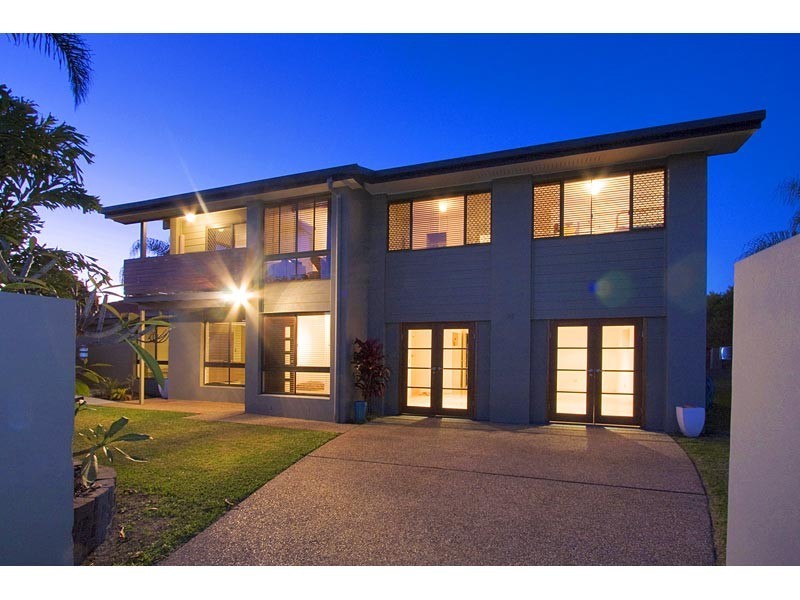 35 Mainsail Street, Currumbin Waters QLD 4223