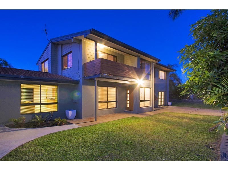 35 Mainsail Street, Currumbin Waters QLD 4223