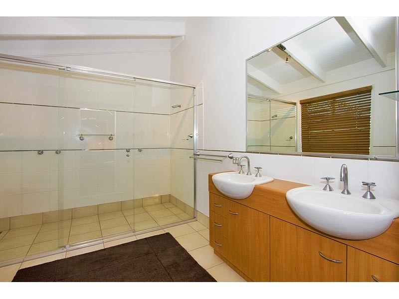 35 Mainsail Street, Currumbin Waters QLD 4223