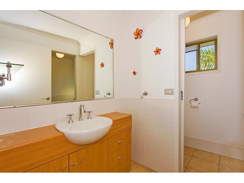 35 Mainsail Street, Currumbin Waters QLD 4223