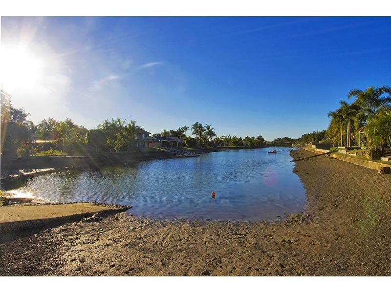 35 Mainsail Street, Currumbin Waters QLD 4223