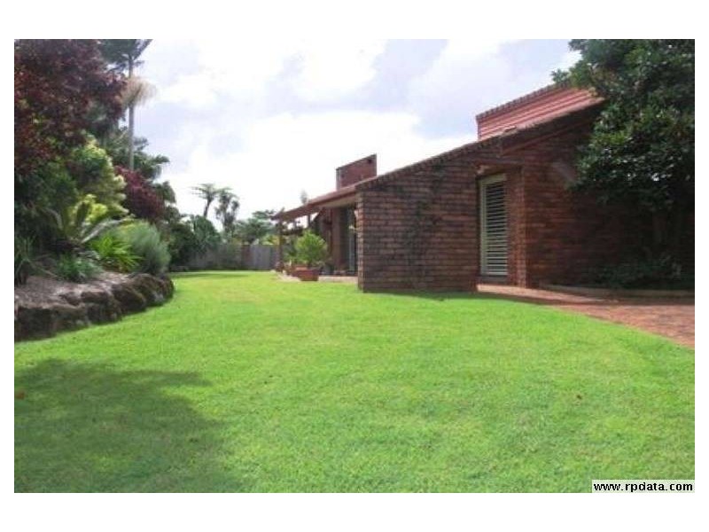 15 Coolabah Court, Banora Point NSW 2486