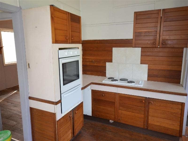 143 Budgewoi Road, Budgewoi NSW 2262