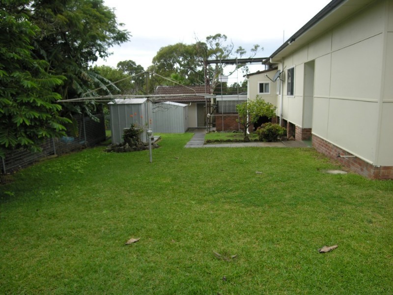 Mannering Park NSW 2259