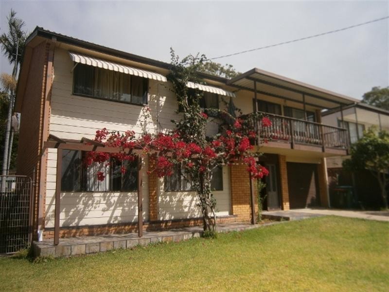 144 Sunrise Avenue, Budgewoi NSW 2262