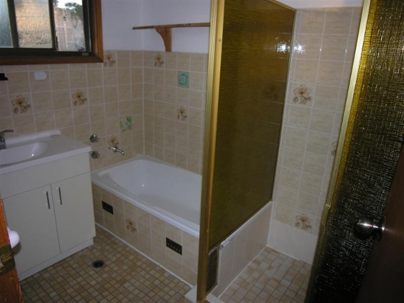 144 Sunrise Avenue, Budgewoi NSW 2262