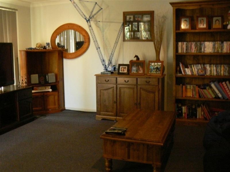 118 Vales Road, Mannering Park NSW 2259