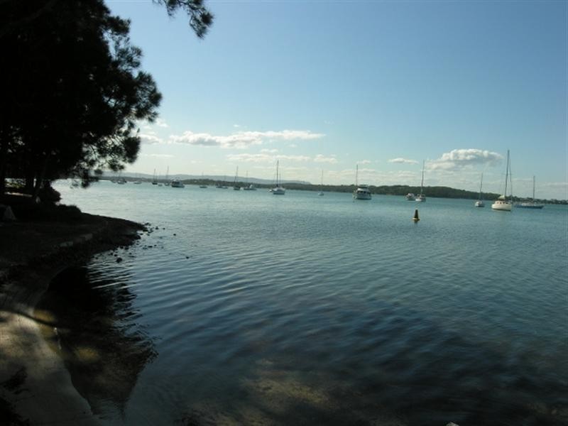 2 Kullaroo Road, Summerland Point NSW 2259