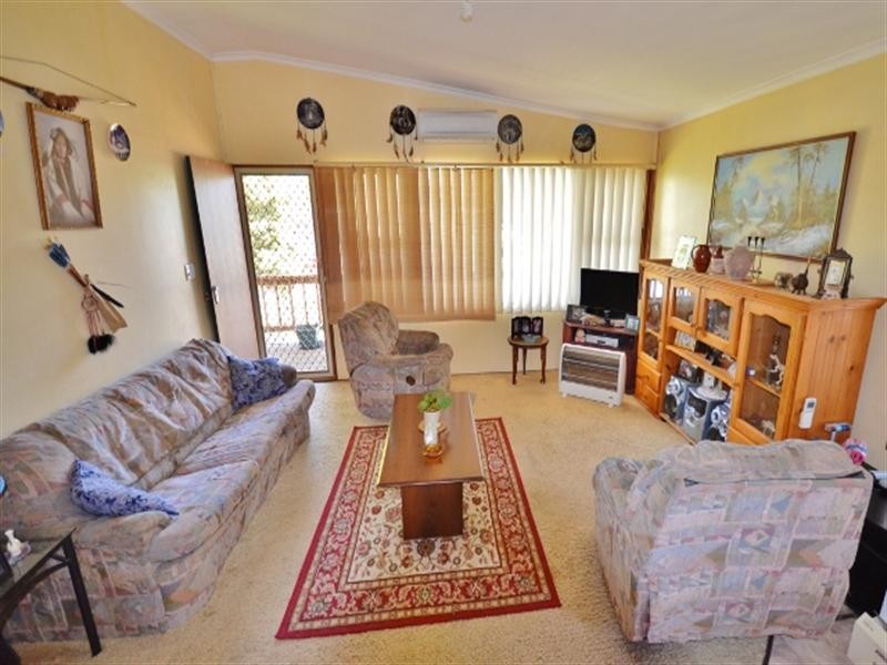 2/4 Kewalo Avenue, Budgewoi NSW 2262