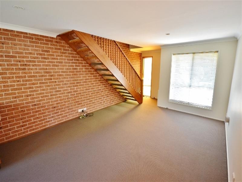 8/7 Pecan Close, Wyoming NSW 2250