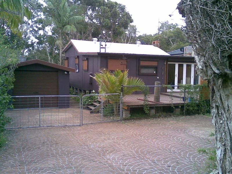 16 Mimosa Avenue, Budgewoi NSW 2262