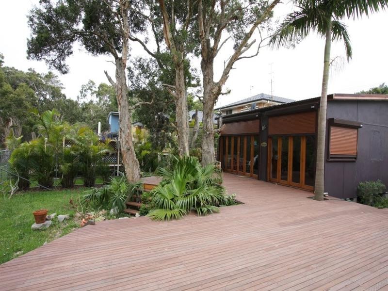 16 Mimosa Avenue, Budgewoi NSW 2262