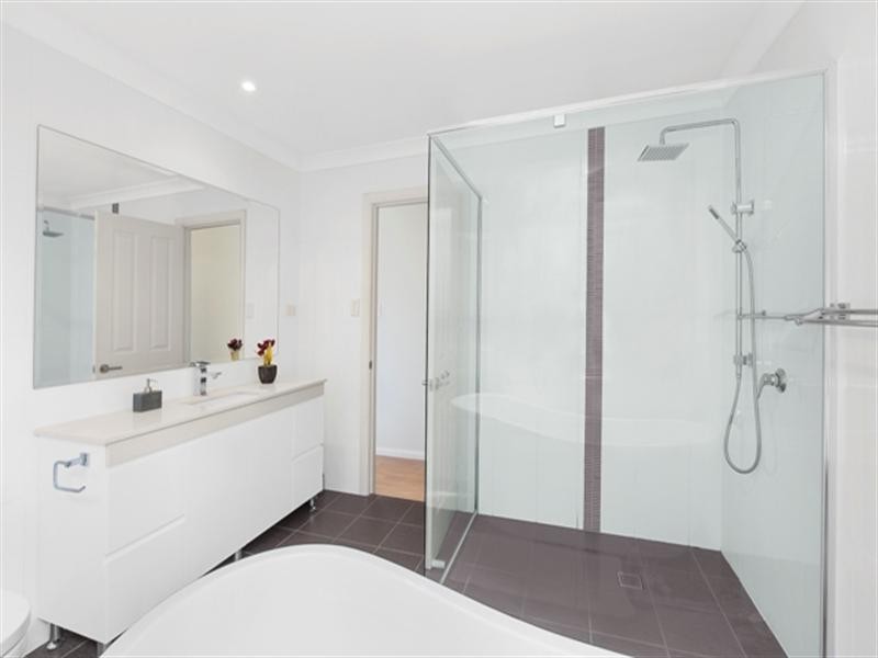 2B Tramway Road, North Avoca NSW 2260