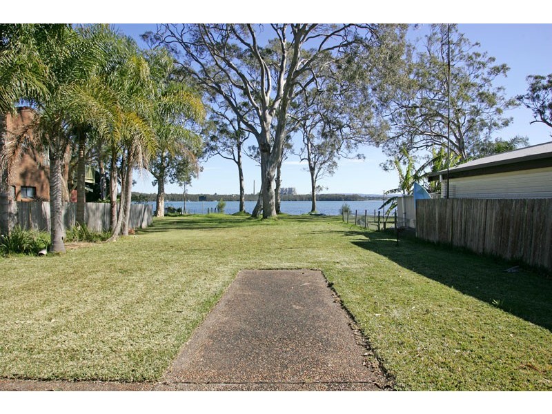 24 Sunset Pde., Chain Valley Bay NSW 2259
