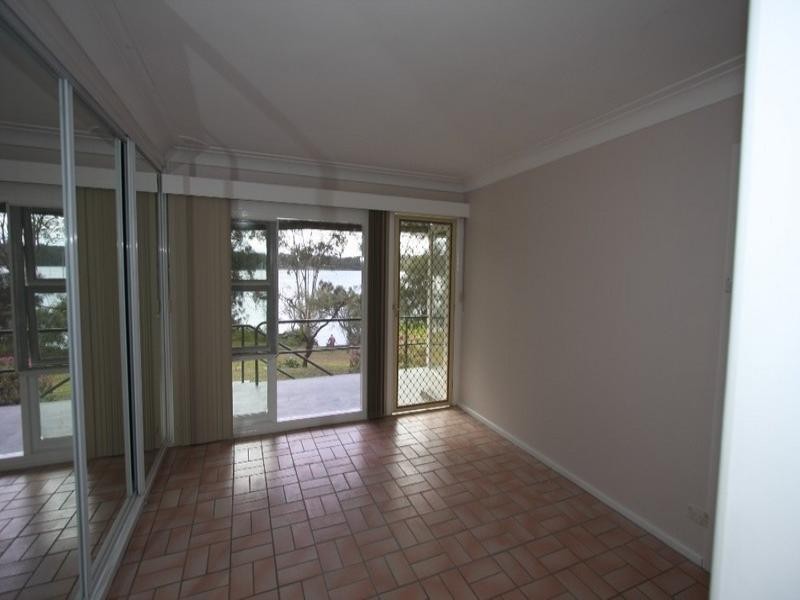 9 Winbin Crescent, Gwandalan NSW 2259