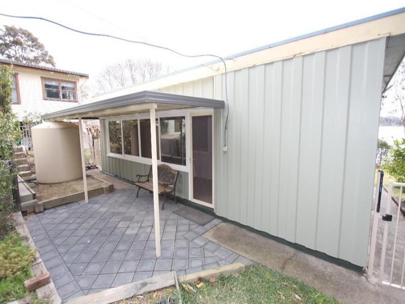 9 Winbin Crescent, Gwandalan NSW 2259