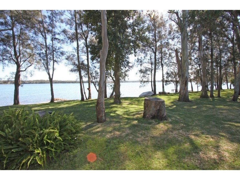 Mannering Park NSW 2259