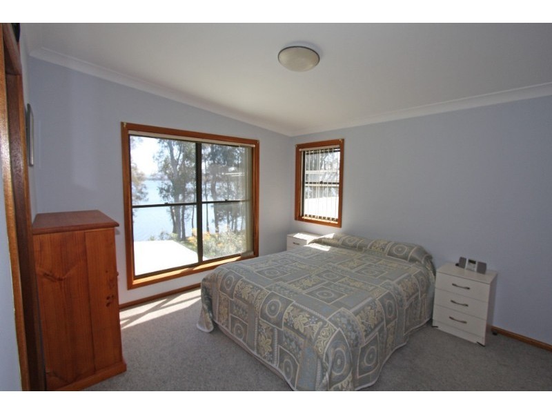 Mannering Park NSW 2259