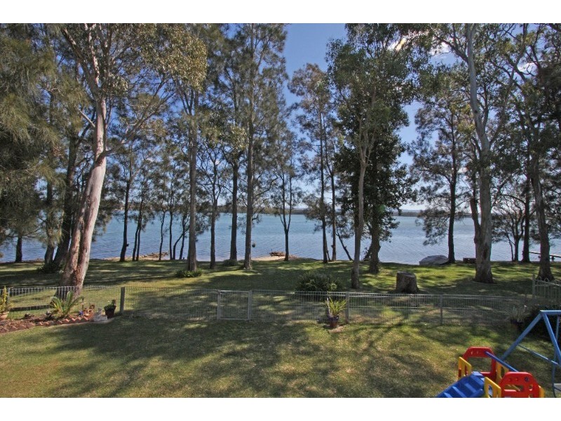 Mannering Park NSW 2259