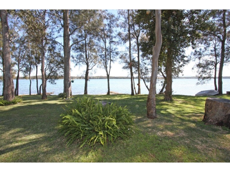 Mannering Park NSW 2259